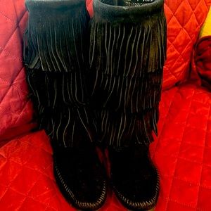 Minnetonko3 layer fringe boot